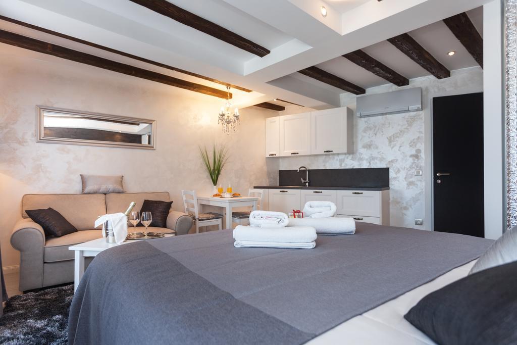 Royal Apartments Rovinj Exterior foto